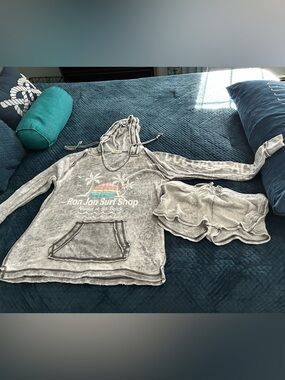 Ron Jon Surf Shop 2-Pc Set: Heather Gray Hoodie & Matching Shorts (Small)